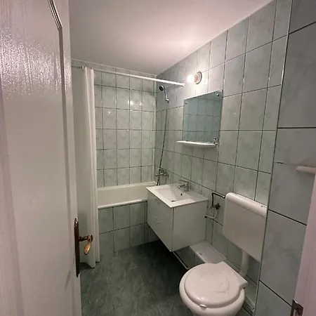 In Zorilor, Apartman
